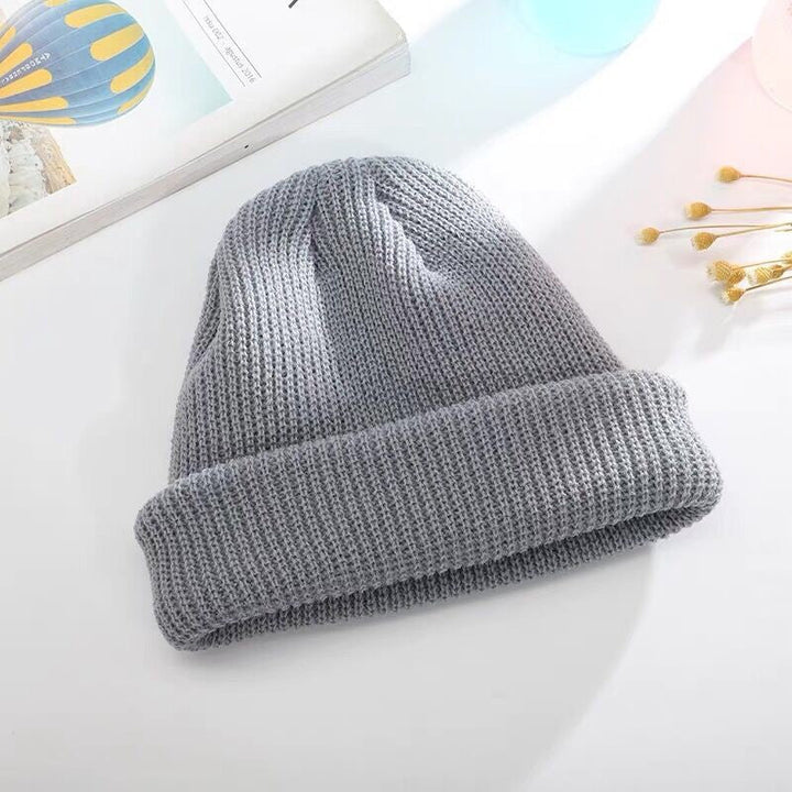 Autumn and winter short knitted hat